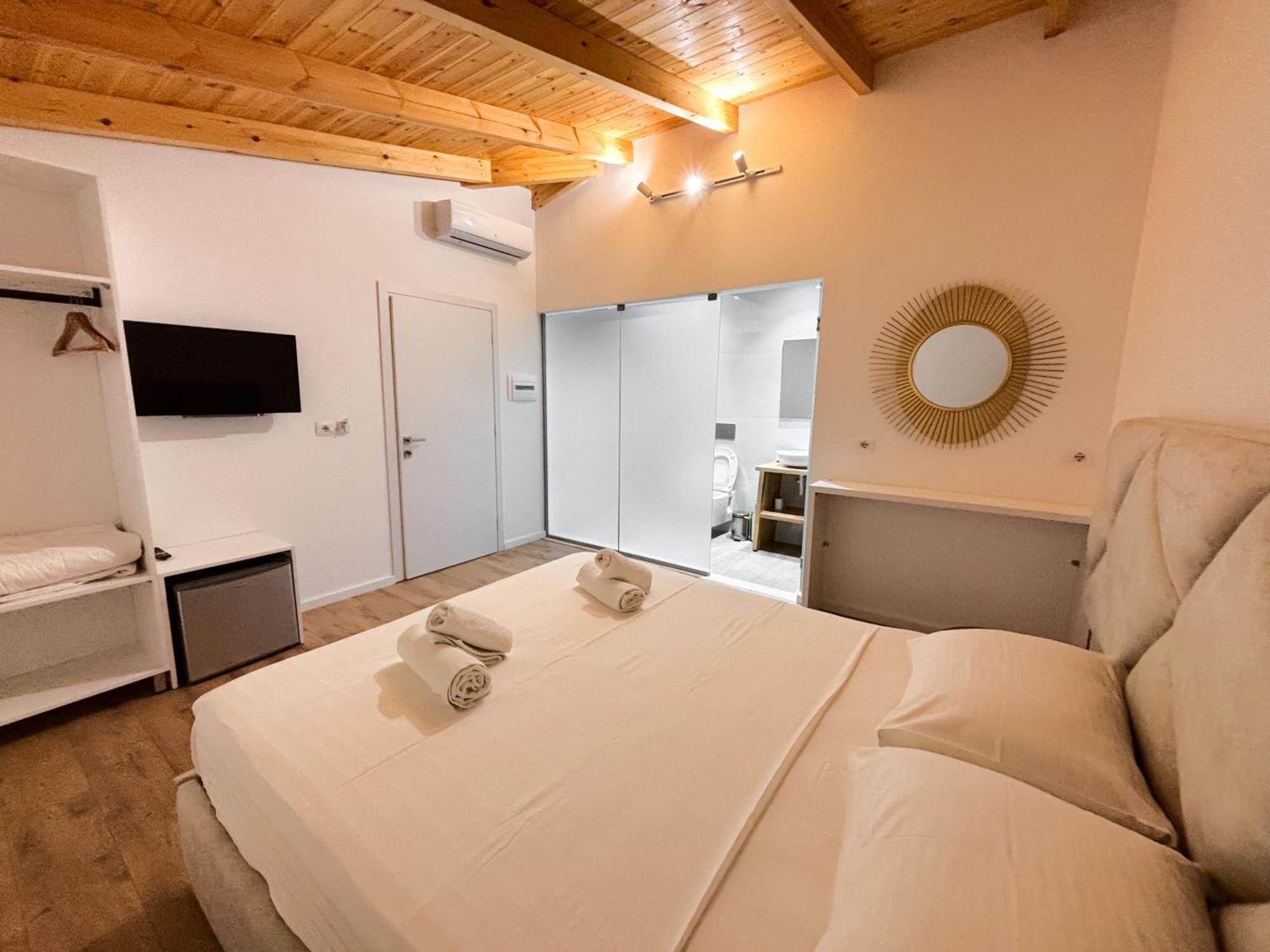 Hotel Andrea Sarandë 외부 사진